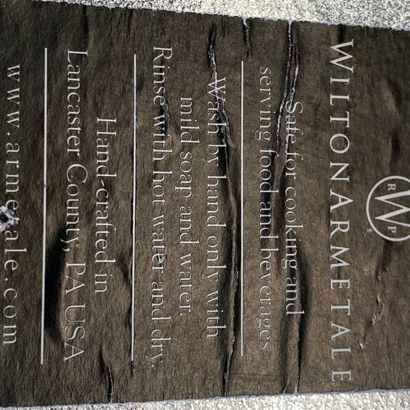 Wilton Armetale Large Platter w/Grape Pattern - Picture 5 of 6